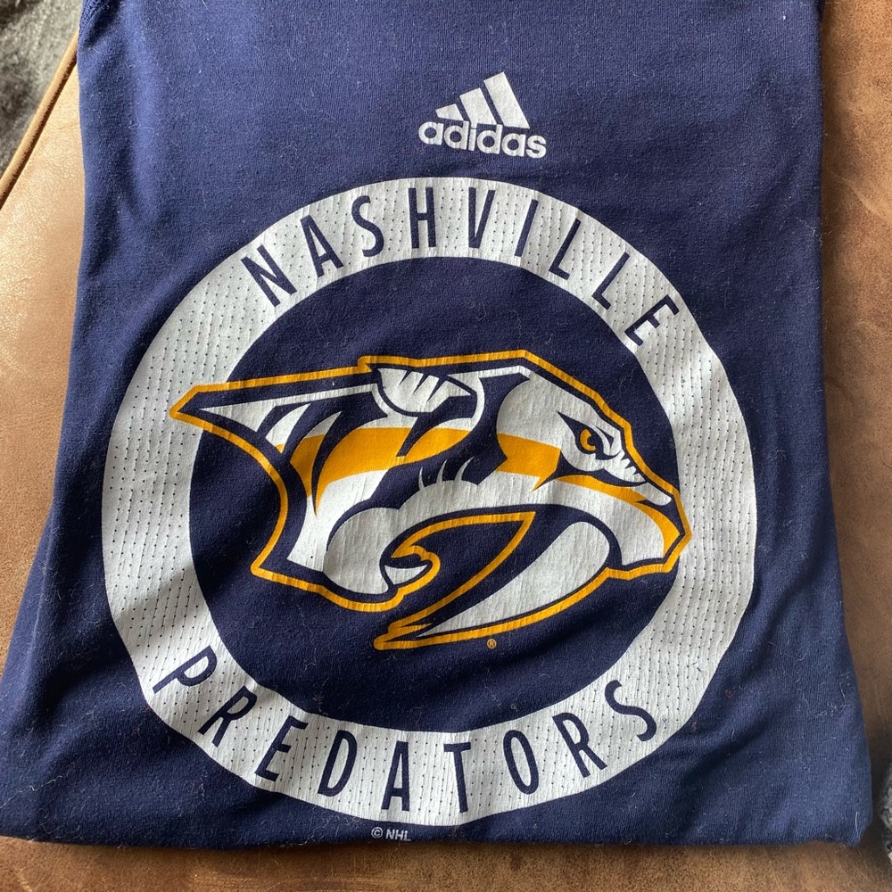 Nashville Predators Adidas t-shirt. Sz. M